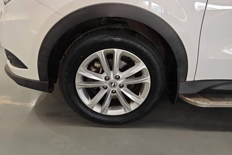Used Dongfeng Fengon 580 2016 1.8L Manual Comfort Model Left Front Wheel Hub