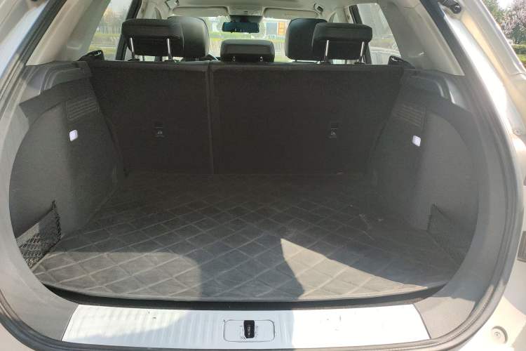 Used Hongqi HS5 2019 2.0T Smart Connect Flagship Edition Trunk