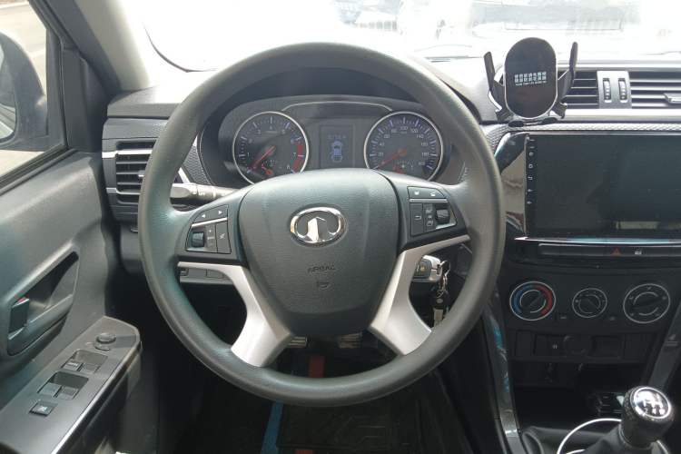 Used Great Wall Wingle 5 2021 1.5T Two-Wheel Drive "Dry Meal" Edition Value Model with a 1680mm Cargo Bed Equipped with GW4G15K Engine Steering Wheel