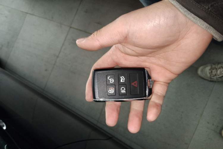 Used Jaguar XFL 2024 2.0T P250 Two-Wheel Drive Prestige Luxury Edition Interior 1