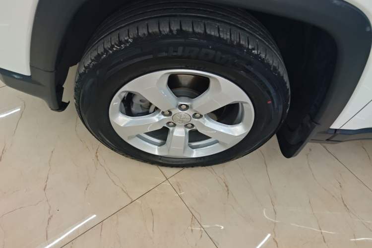 Used Jeep Compass 2017 200T Automatic Family Edition Left Front Wheel Hub