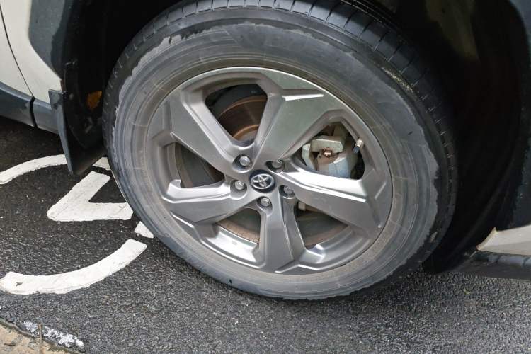 Used Toyota RAV4 2021 2.0L CVT Two-Wheel Drive Fashion PLUS Edition Right Front Wheel Hub