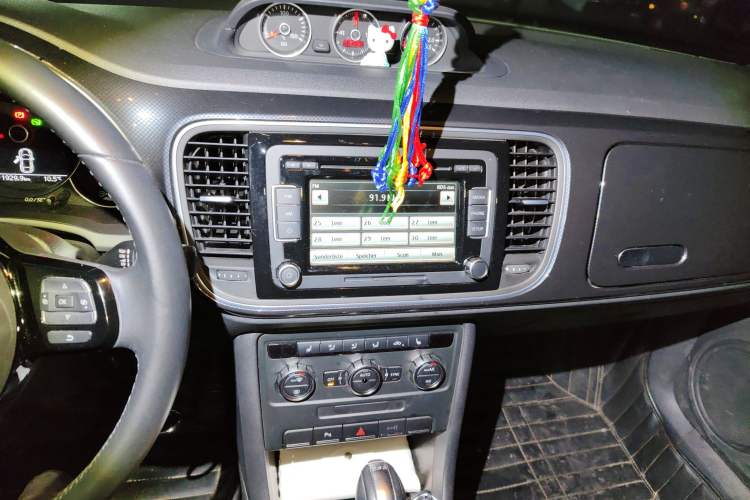 Used Volkswagen Beetle 2013 1.4TSI Luxury Model Audio And AC Panel