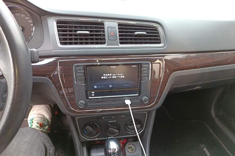 Used Volkswagen Lavida 2017 1.6L Automatic Comfort Edition
