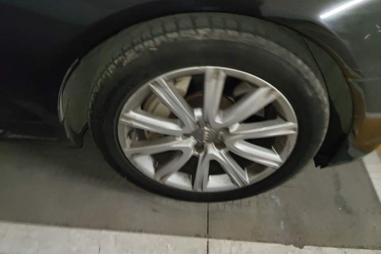 Used Audi A6L 2014 50 TFSI quattro Luxury Model Right Front Wheel Hub