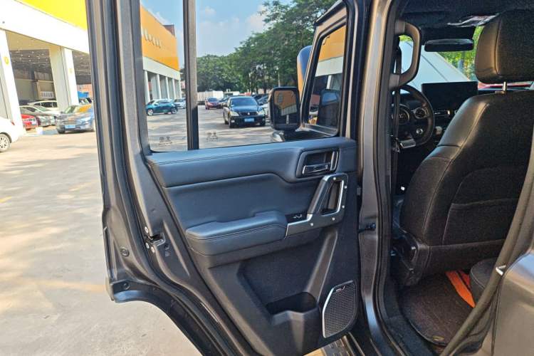 Used 212 T01 2024 2.0T Mechanic Interior 5