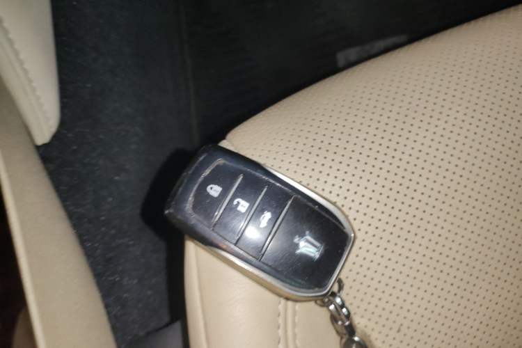 Used Toyota Crown 2015 2.0T Fashion Edition