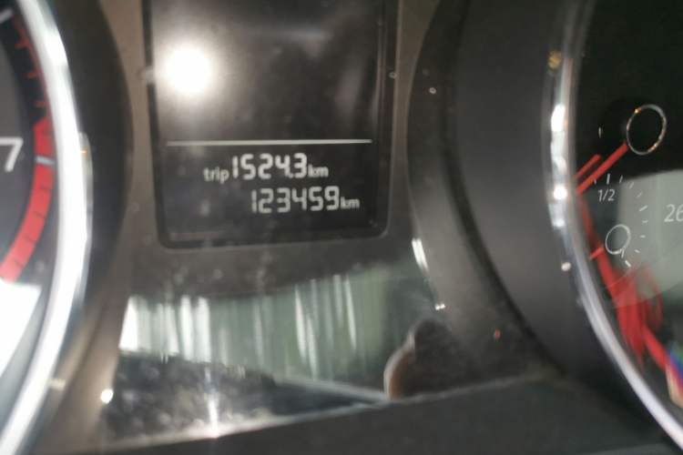 Used Volkswagen Sagitar 2017 230TSI Automatic Comfort Version Odometer Close Up