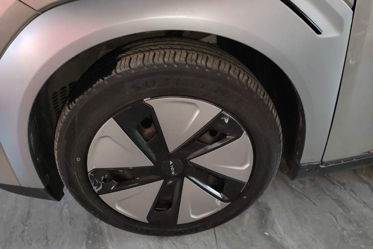 Used AION Y 2023 Younger Exterior 4