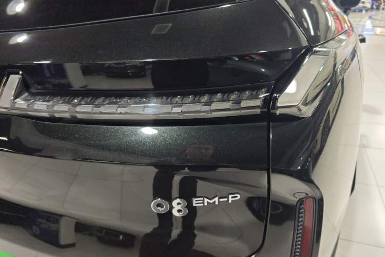 Used Lynk & Co 08 EM-P 2025 120km Long-Range Pro