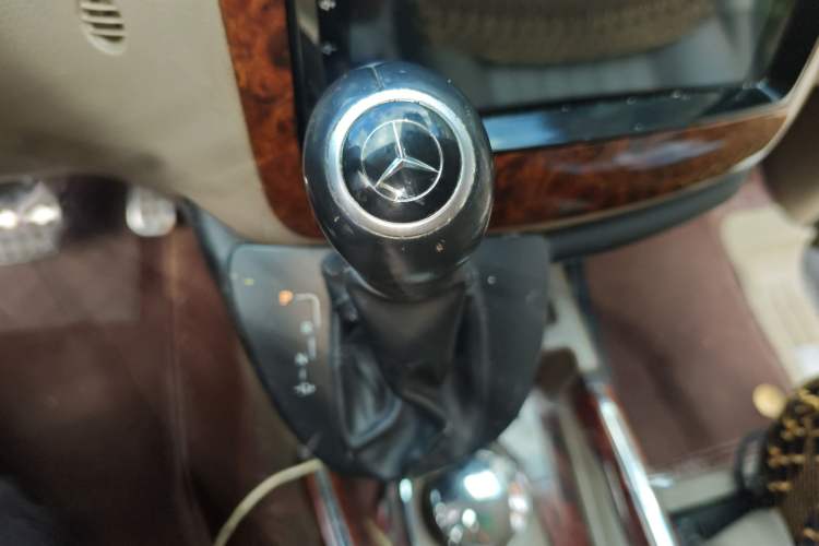 Used Mercedes-Benz Viano 2010 2.5L Luxury Edition Gear Lever