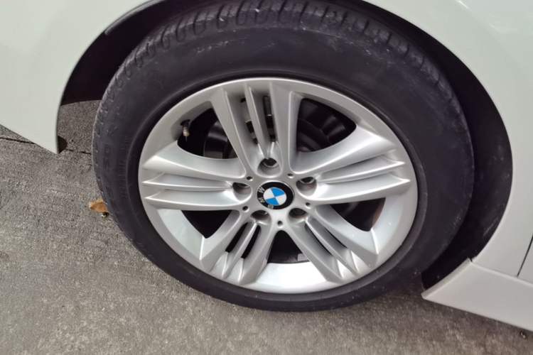 Used BMW 3 Series 2016 320i Fashion Model
