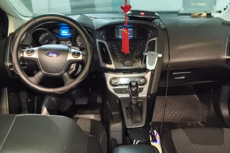 Used Ford Focus 2012 Sedan 1.6L Automatic Fashion Edition
