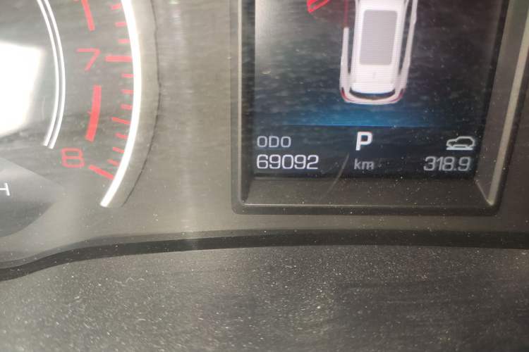 Used Haval H6 2017 Red-Label 1.3T Automatic Two-Wheel Drive ZhiShang Model Odometer Close Up