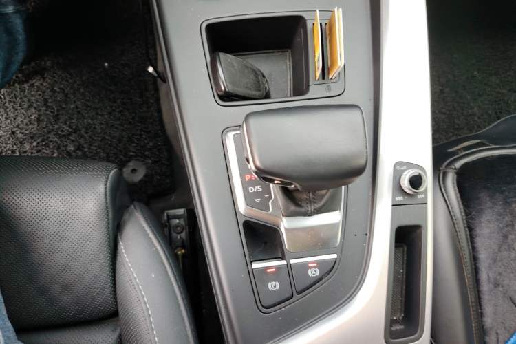 Used Audi A4L 2020 40 TFSI Luxury Dynamic Model