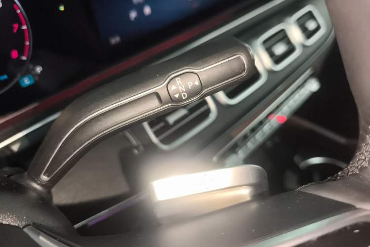 Used Mercedes-Benz GLE 2024 GLE 450 4MATIC Luxury Model Gear Lever
