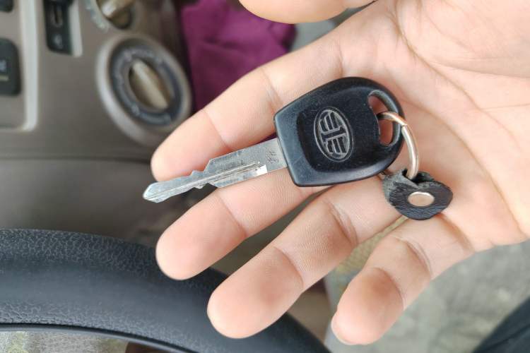 Used FAW Senya M80 2011 Value Edition 1.3L Manual 5-Seater
