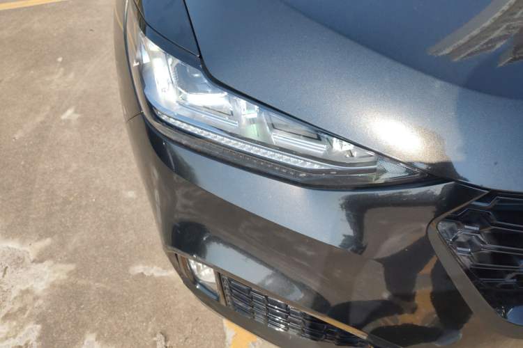 Used Wey VV6 2018 2.0T Two-Wheel-Drive Ultra-Luxury Version China V Standard