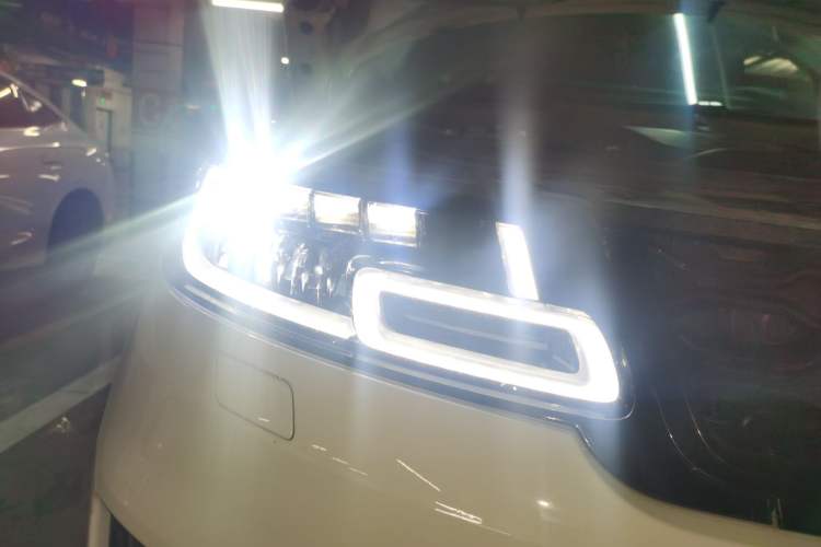 Used Land Rover Range Sport 2022 3.0 L6 YAO Black Edition
