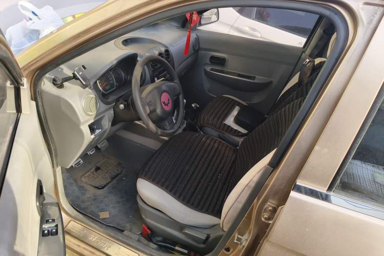 Used Wuling Hongguang 2014 1.2L Base Model China IV Driver Seat