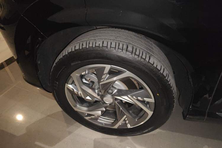 Used Hongqi HS3 PHEV 2024 PHEV 115km Jingwei Edition Left Front Wheel Hub