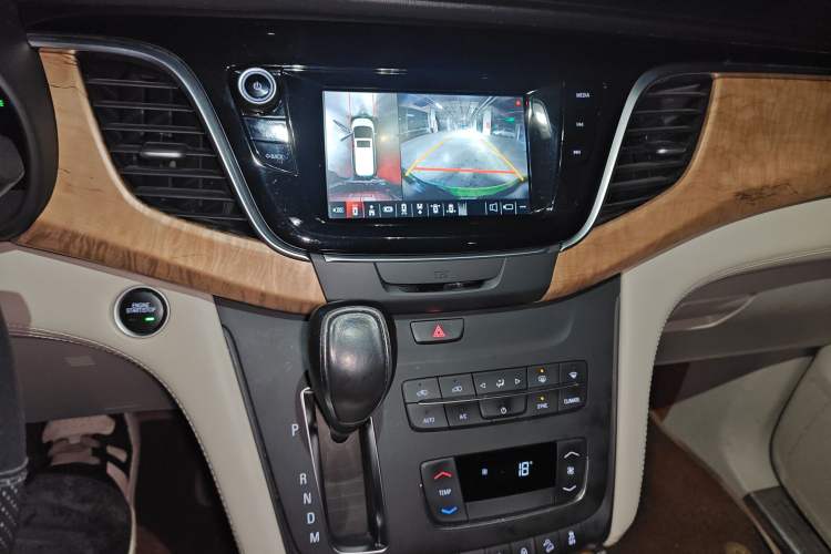 Used Buick GL8 2018 ES 28T Comfort Model China VI Standard