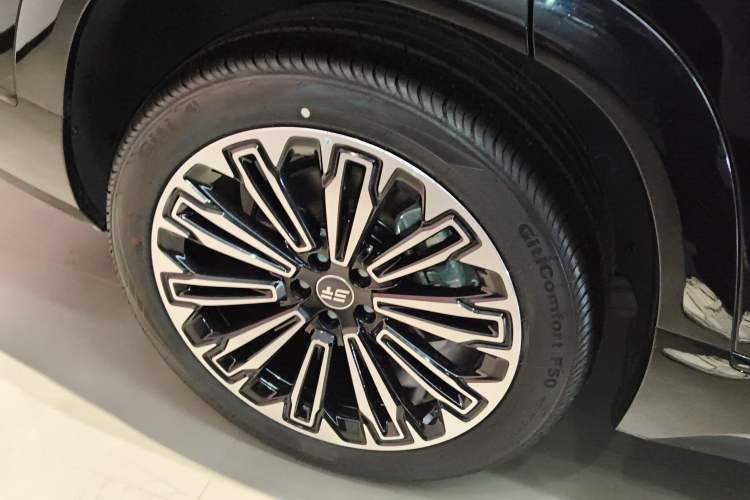 Used JETOUR Shanhai L9 2025 1.5TD 2DHT Luxury Edition 6-Seater
