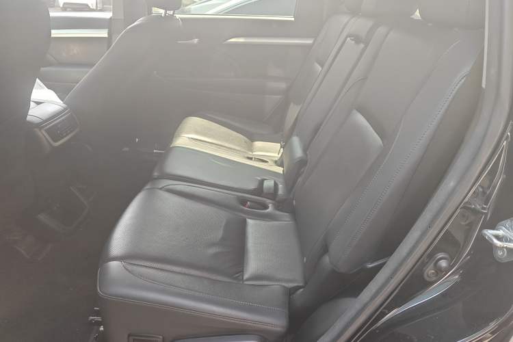 Used Toyota Highlander 2018 2.0T Four-Wheel Drive Prestige Version 7 Seats China VI Standard Left Rear Seat