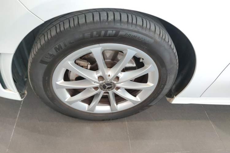 Used Mercedes-Benz A-Class 2022 Restyled A 200 L Sport Sedan Fashion Version Left Front Wheel Hub