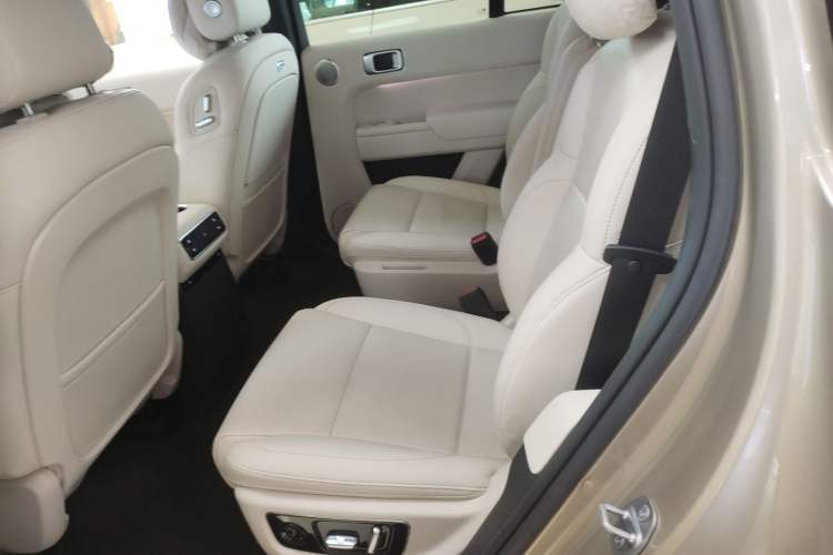 Used Li Auto L8 2024 Ultra Model
