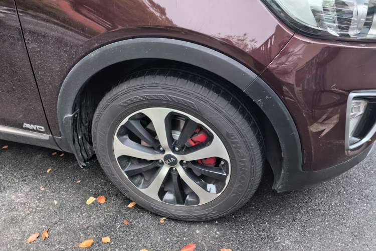 Used Kia Sorento 2015 Sorento L 2.4L Gasoline 4WD Elite Edition 5 Seats China IV Standard Right Front Wheel Hub