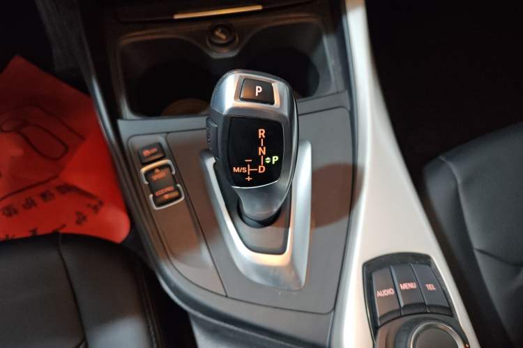 Used BMW 1 Series 2013 Facelifted 118i Leading Edition Gear Lever