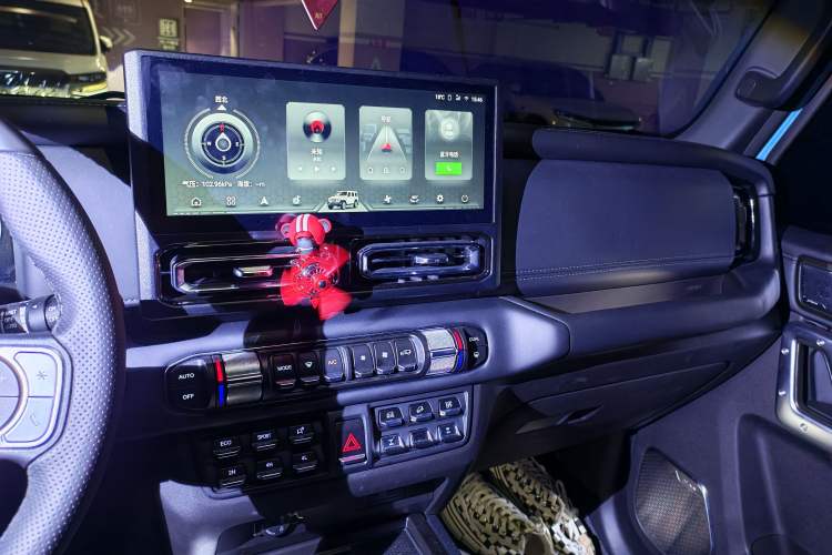 Used 212 T01 2025 2.0T Changfeng
