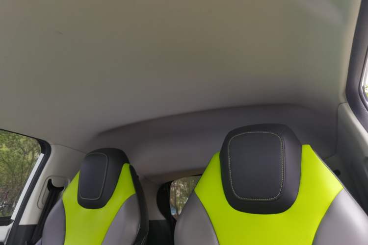 Used Roewe Clever 2021 302 km New Four-Seater Super-Efficient Version