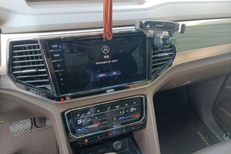 Used Volkswagen Viloran 2020 380TSI Prestige Edition Audio And AC Panel