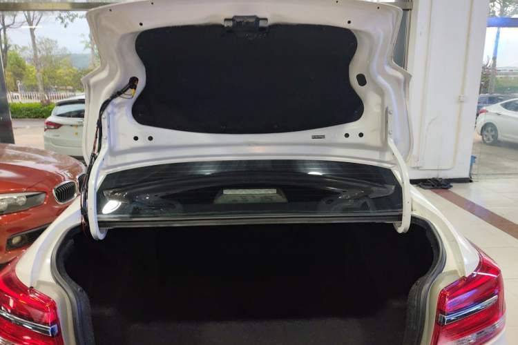 Used Toyota YARiS L Zhi Xiang 2019 1.5E CVT Dynamic Edition China VI compliant Trunk