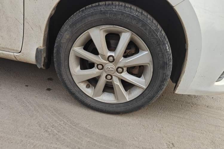 Used Toyota YARiS L Zhi Xuan 2015 1.5G Manual Xuan Dong Sunroof Special Edition Right Front Wheel Hub