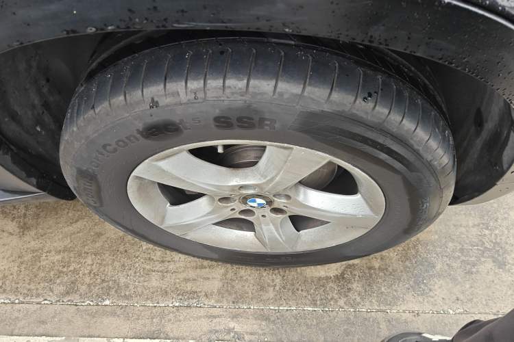 Used BMW X5 2009 xDrive30i Leading Model Right Front Wheel Hub
