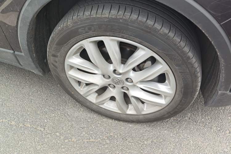 Used Buick Envision 2018 28T Four-Wheel Drive Elite Version Right Front Wheel Hub