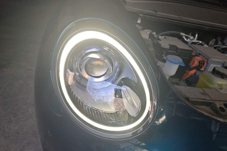 Used ORA Good Cat 2021 400km Standard Range Athena Edition Lithium Iron Phosphate Right Front Headlight