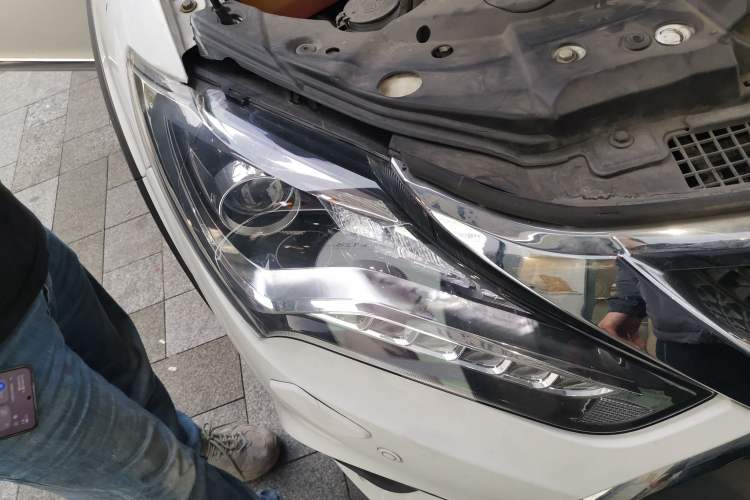 Used BYD Tang New Energy 2015 2.0T Four-Wheel-Drive Flagship Model
