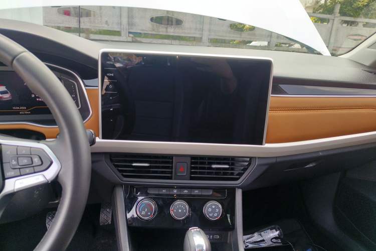 Used Volkswagen Bora 2024 200TSI DSG EnjoyDrive PRO Edition Audio And AC Panel