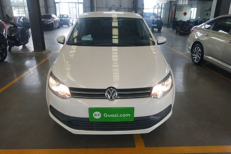 Used Volkswagen Polo 2016 1.4L Manual Fashion Model Front