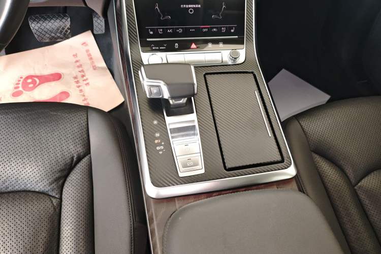 Used Audi Q7 2020 55 TFSI quattro S line sports model
