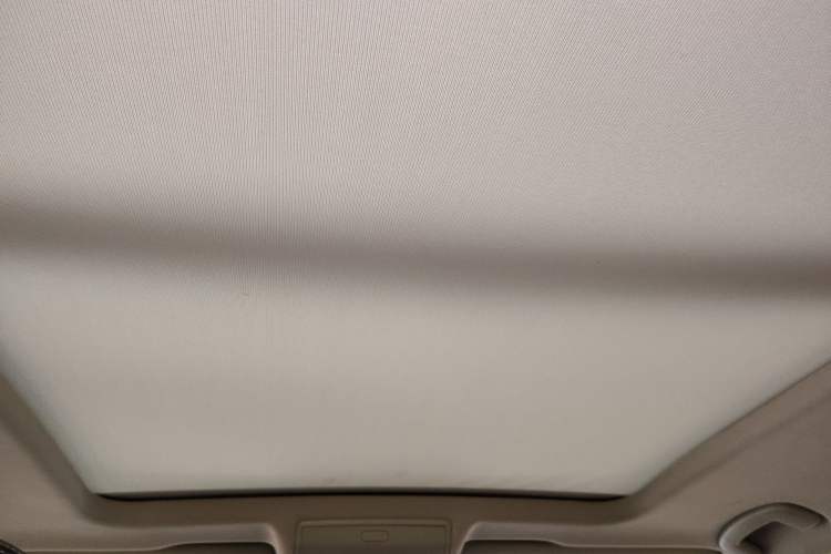 Used Volkswagen Tiguan L 2019 330TSI Automatic Two-Wheel Drive Panoramic Comfort Edition China V Standard Headliner