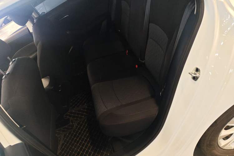 Used Roewe i5 2023 1.5L Manual Comfort Edition Left Rear Seat