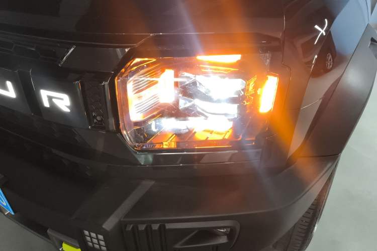 Used JETOUR Traveler 2023 2.0T All-Wheel-Drive Crosser Left Front Headlight