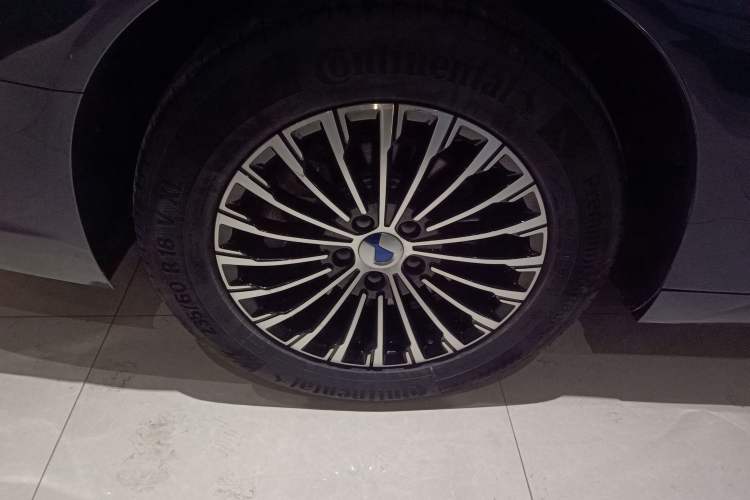 Used Denza D9 2023 DM-i 945 Business Edition