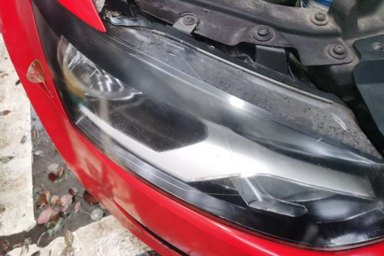 Used Volkswagen Polo 2013 1.6L Automatic Comfort Edition Right Front Headlight