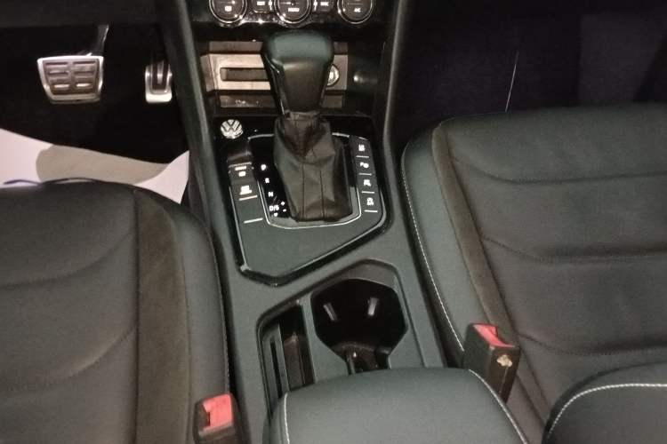 Used Volkswagen Tiguan L 2021 330TSI Automatic Two-Wheel Drive R-Line Enhanced Edition Gear Lever